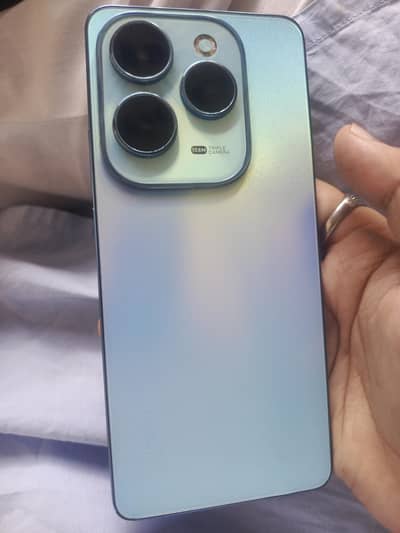 Infinix Hot 40 Pro