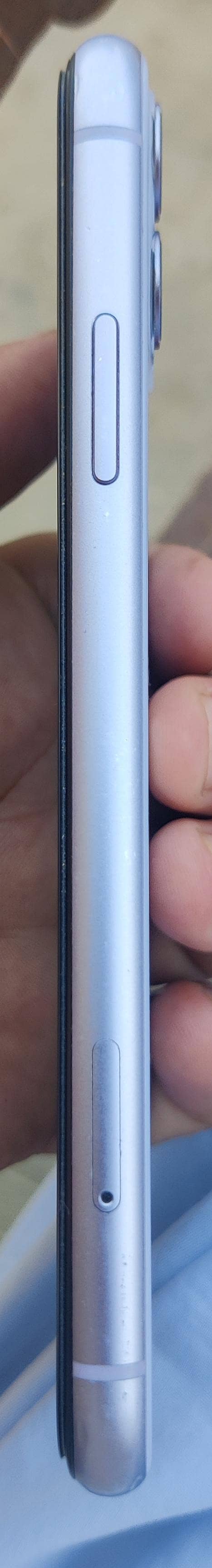 Apple iPhone 11 3