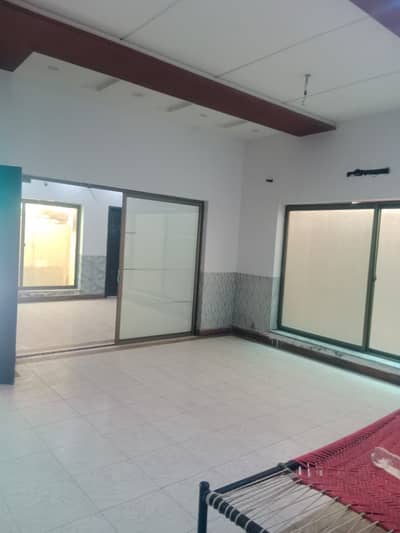 1 kanal house available for rent