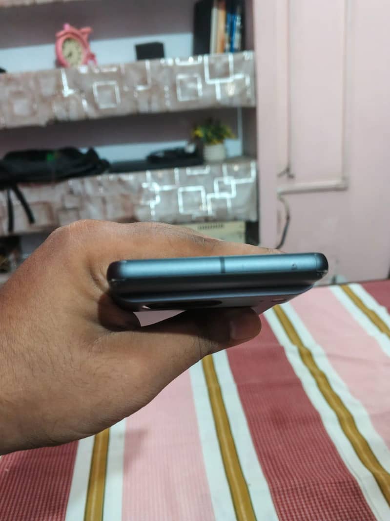 Google Pixel 7 4