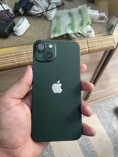 Apple iPhone 13