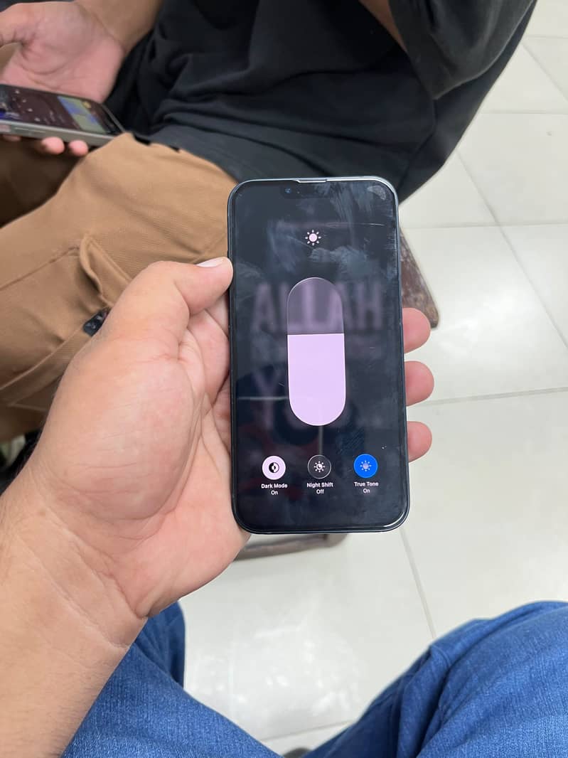 Apple iPhone 13 4