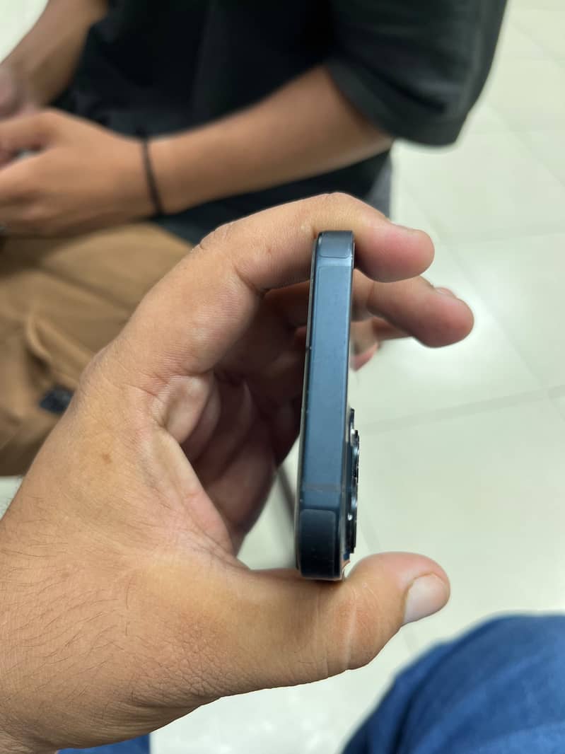 Apple iPhone 13 5