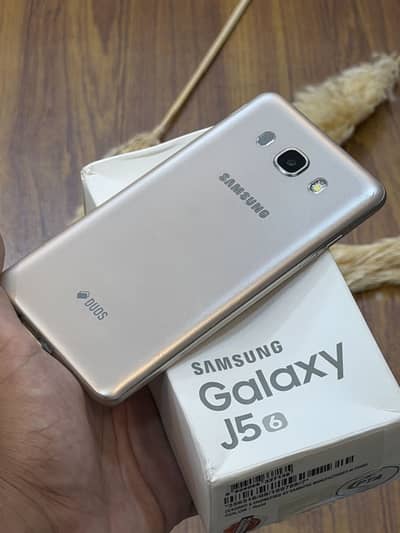 Samsung Mobile J5