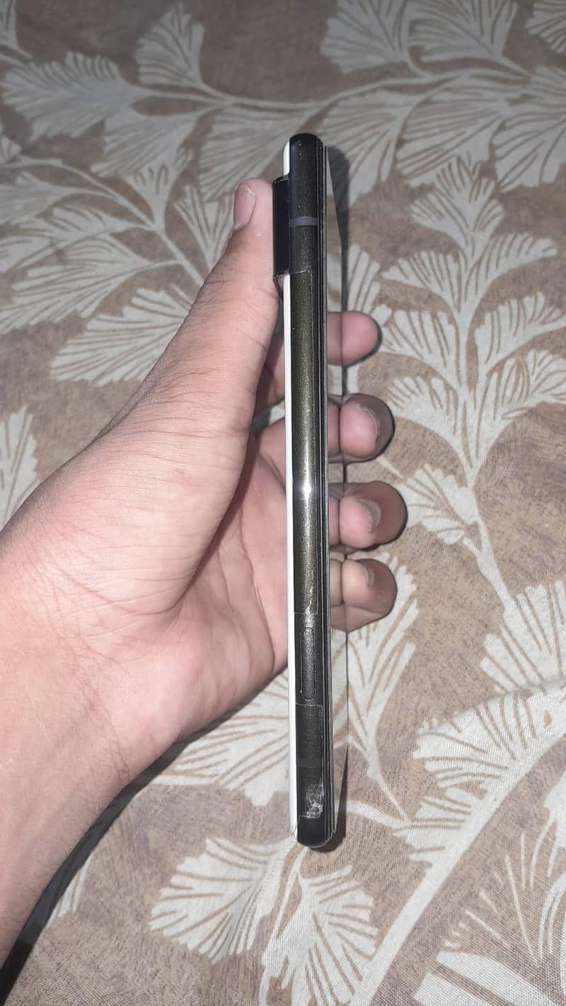 Google Pixel 6 4