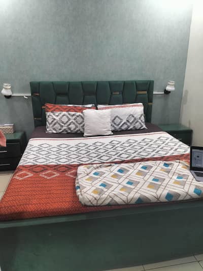 bed set with dressing table