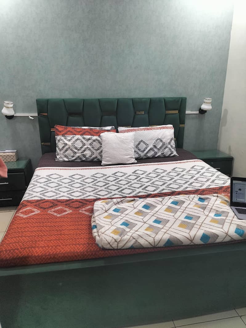 bed set with dressing table 0