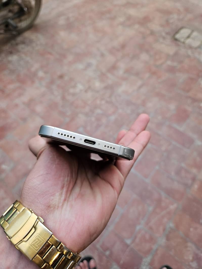 Iphone 16 pro max 7
