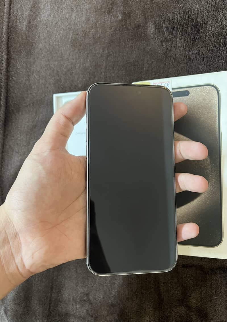 Apple iPhone 15 Pro Max 2