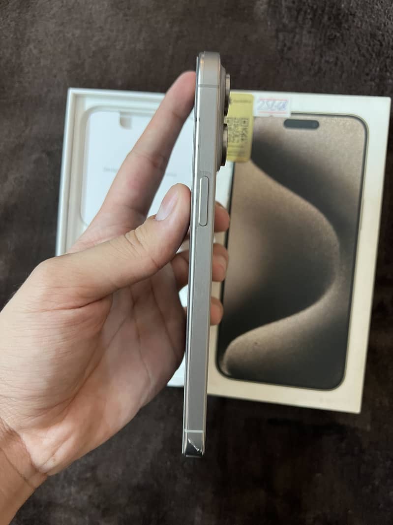 Apple iPhone 15 Pro Max 5