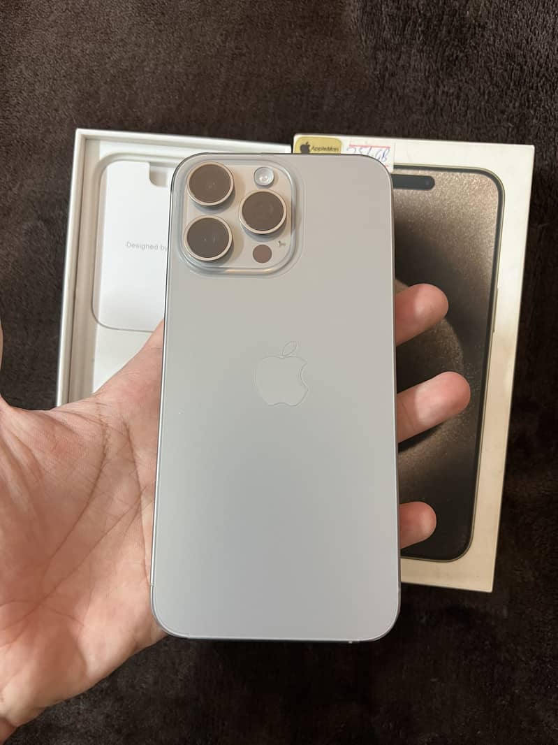 Apple iPhone 15 Pro Max 6