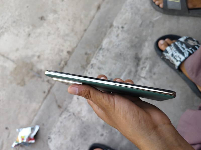 Infinix Note 40 Pro 3