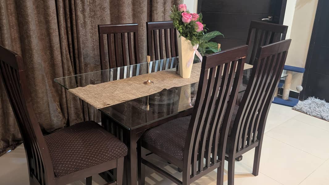 6 persons dining table. 1
