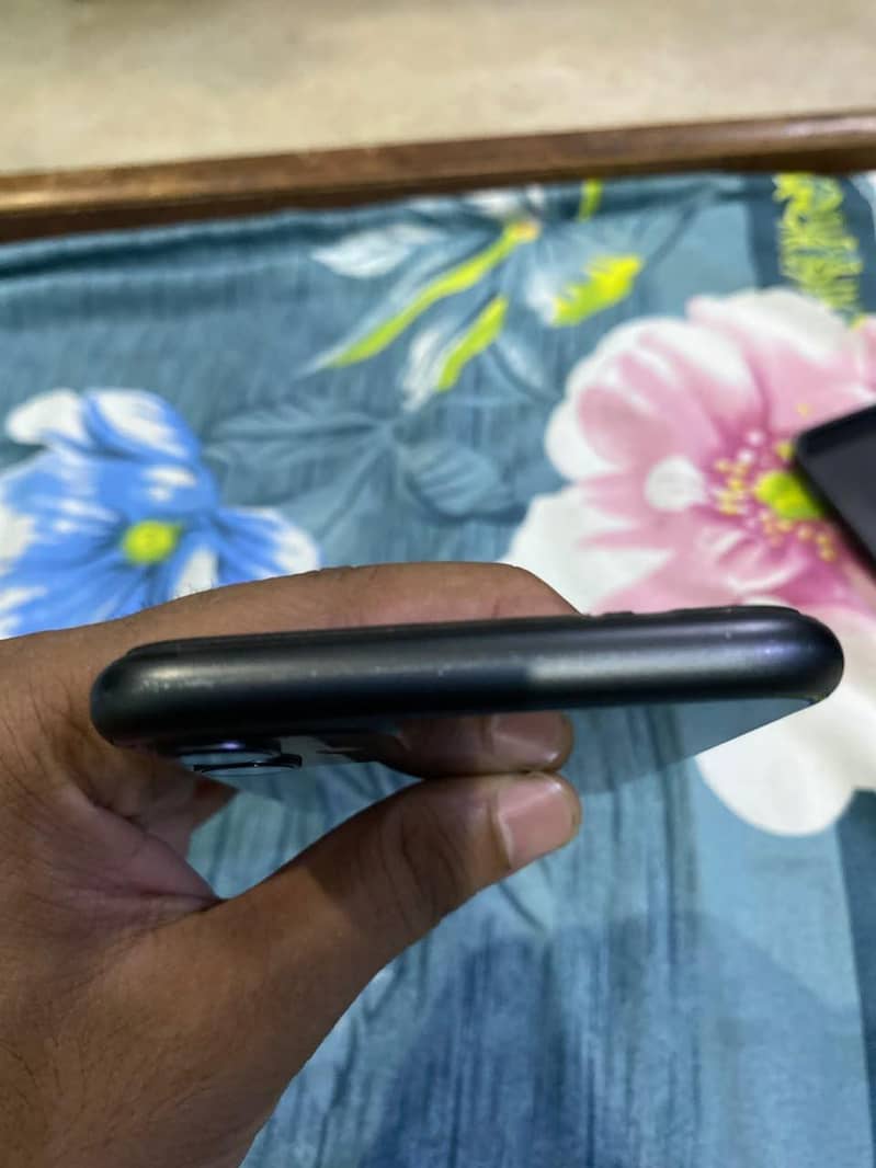 Apple iPhone 11 5