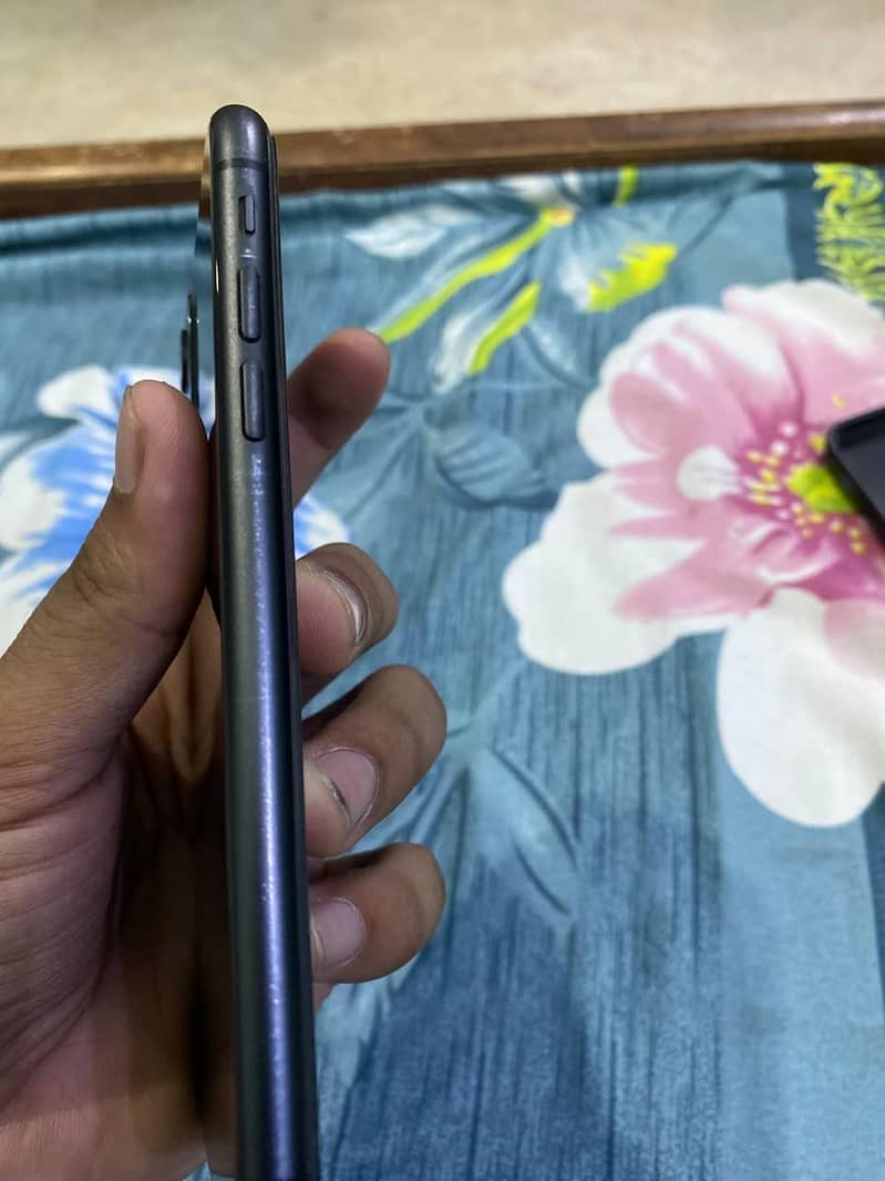 Apple iPhone 11 6