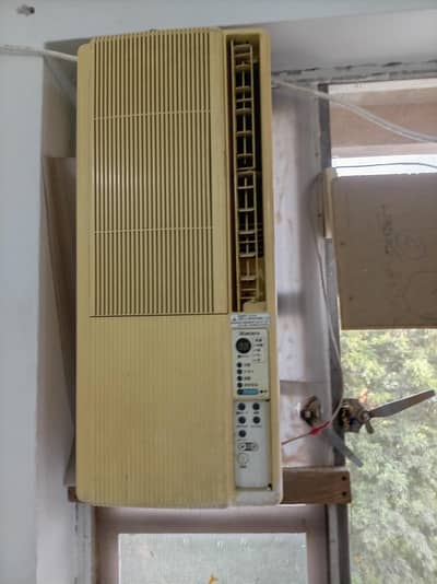 0.75 ton tawer ac with supply urgent for sale