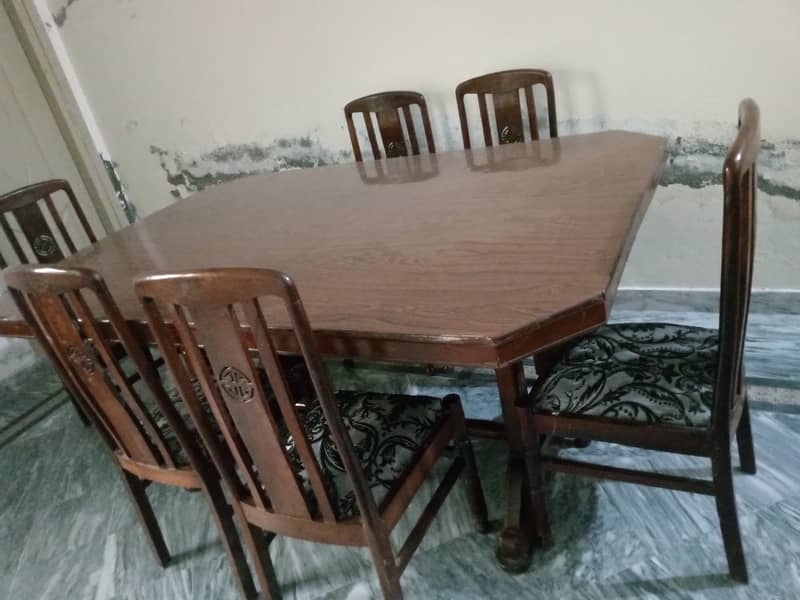 Dinning table 0