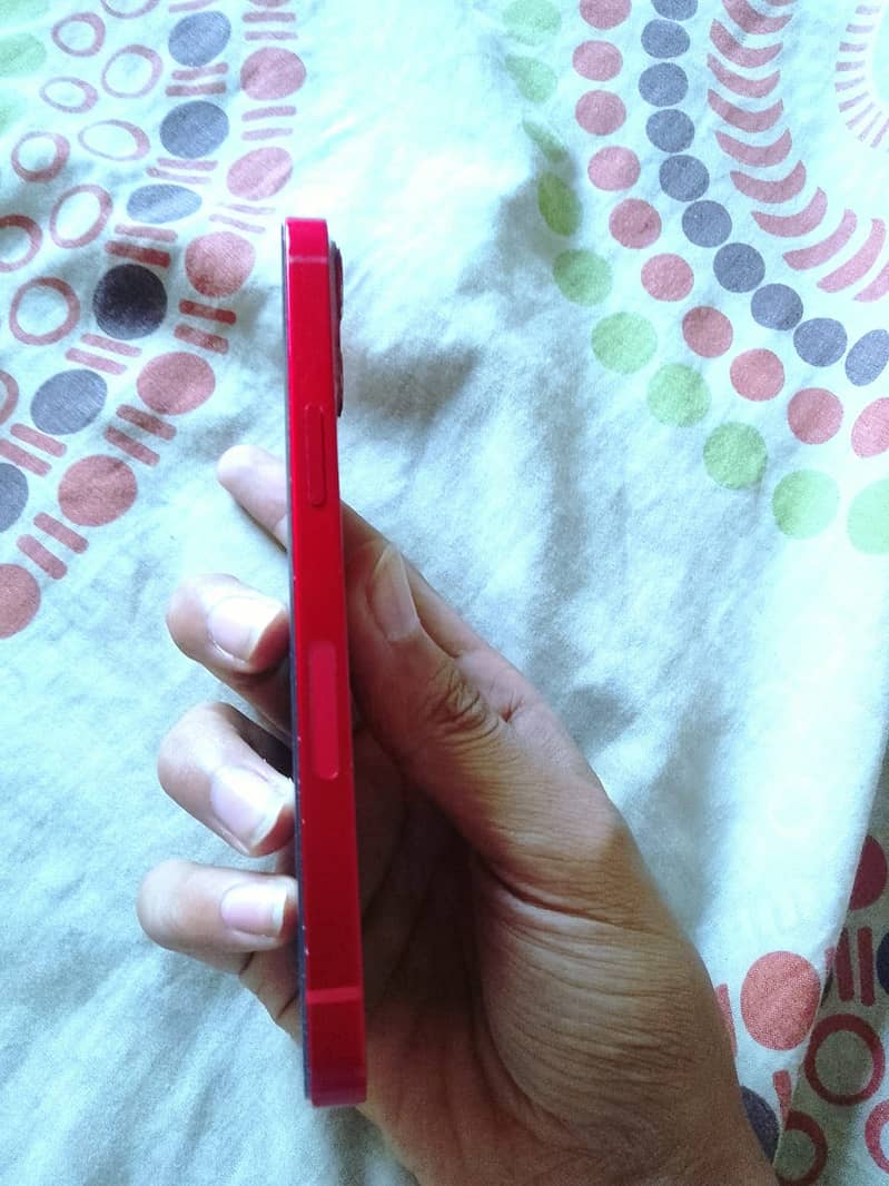 Apple iPhone 13 2