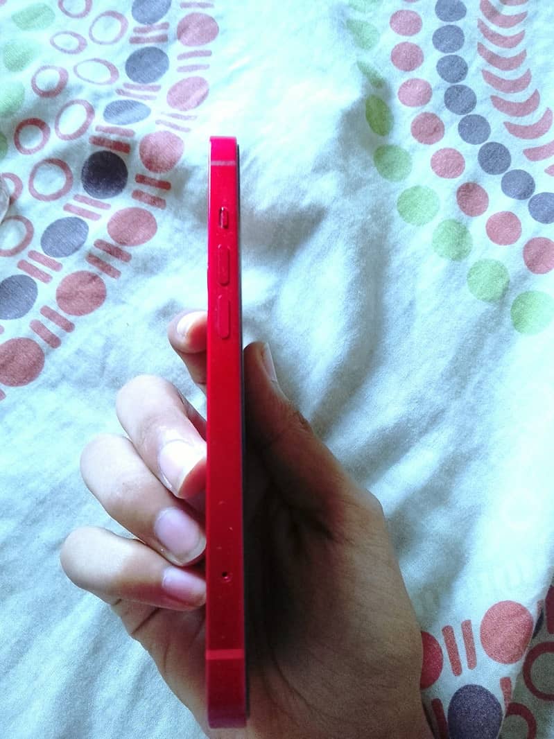 Apple iPhone 13 5