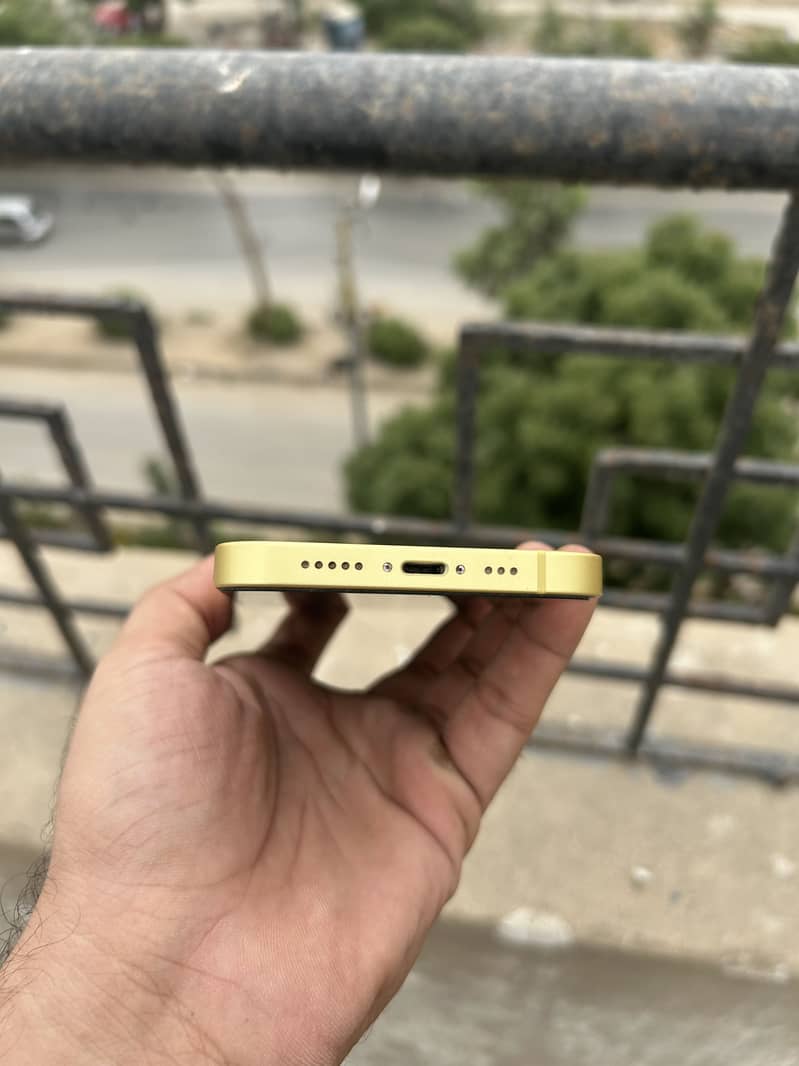 Apple iPhone 14 2