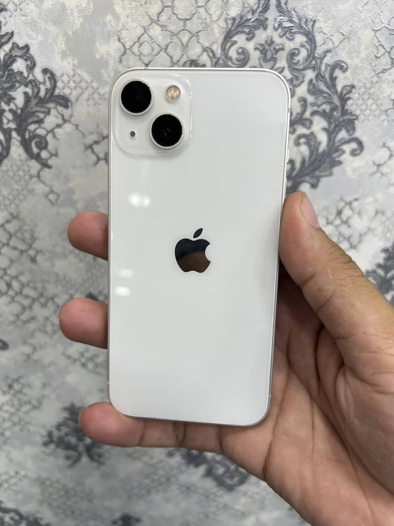 Apple iPhone 13 0