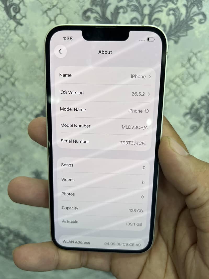 Apple iPhone 13 2