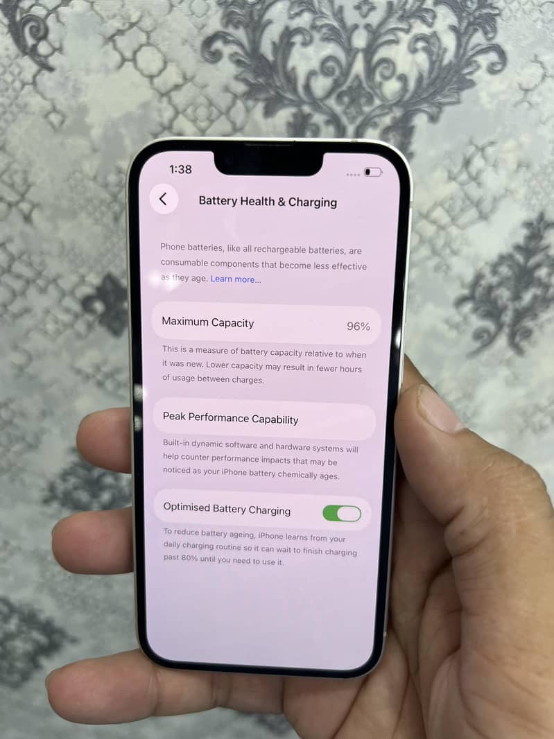 Apple iPhone 13 4