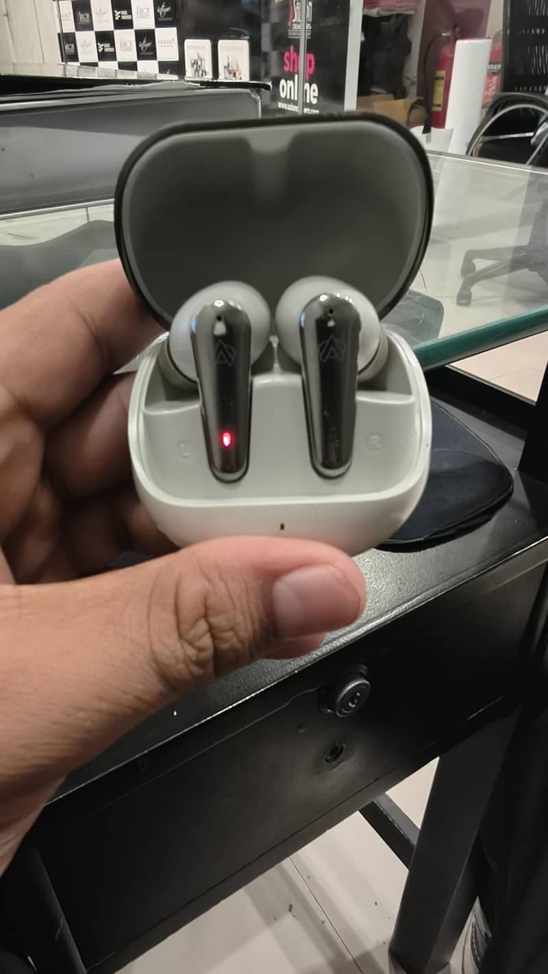 Audionic 595 Flip 1