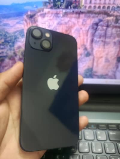Apple iPhone 13