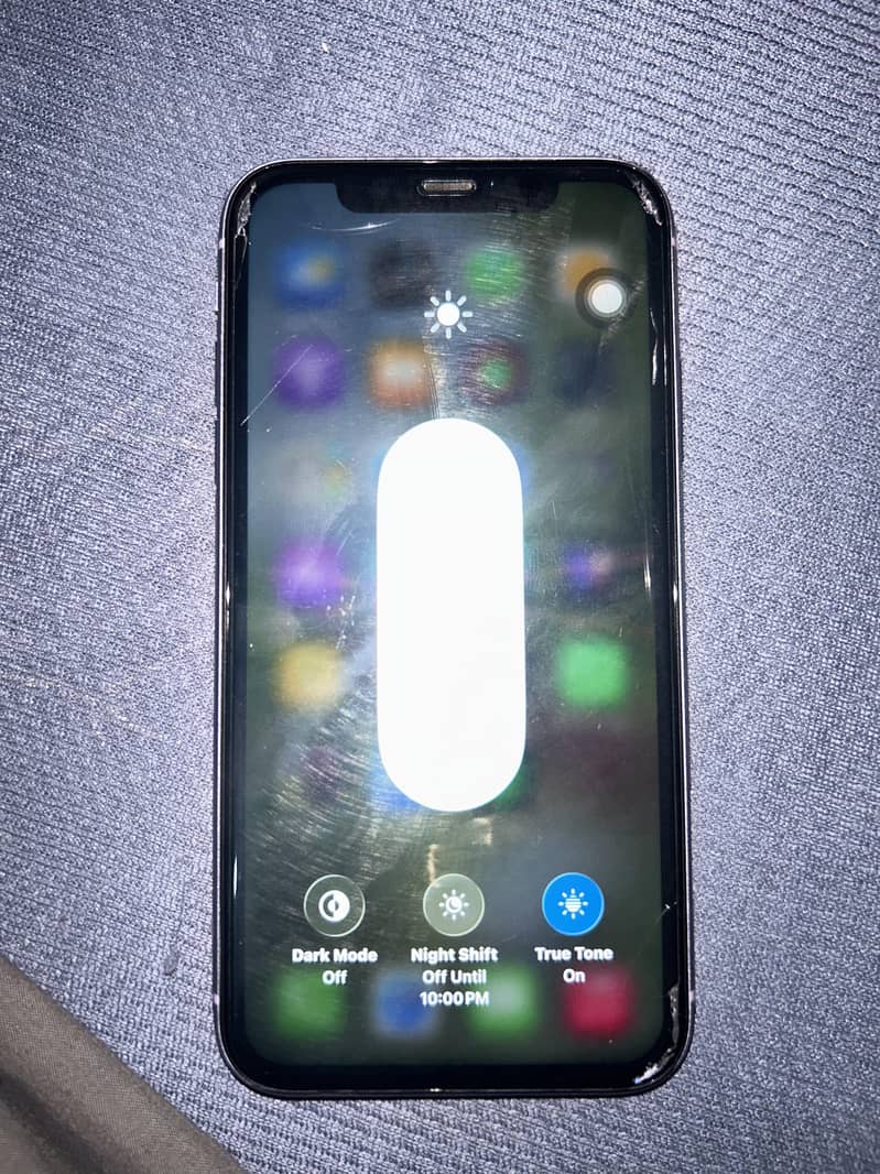 Apple iPhone 11 4
