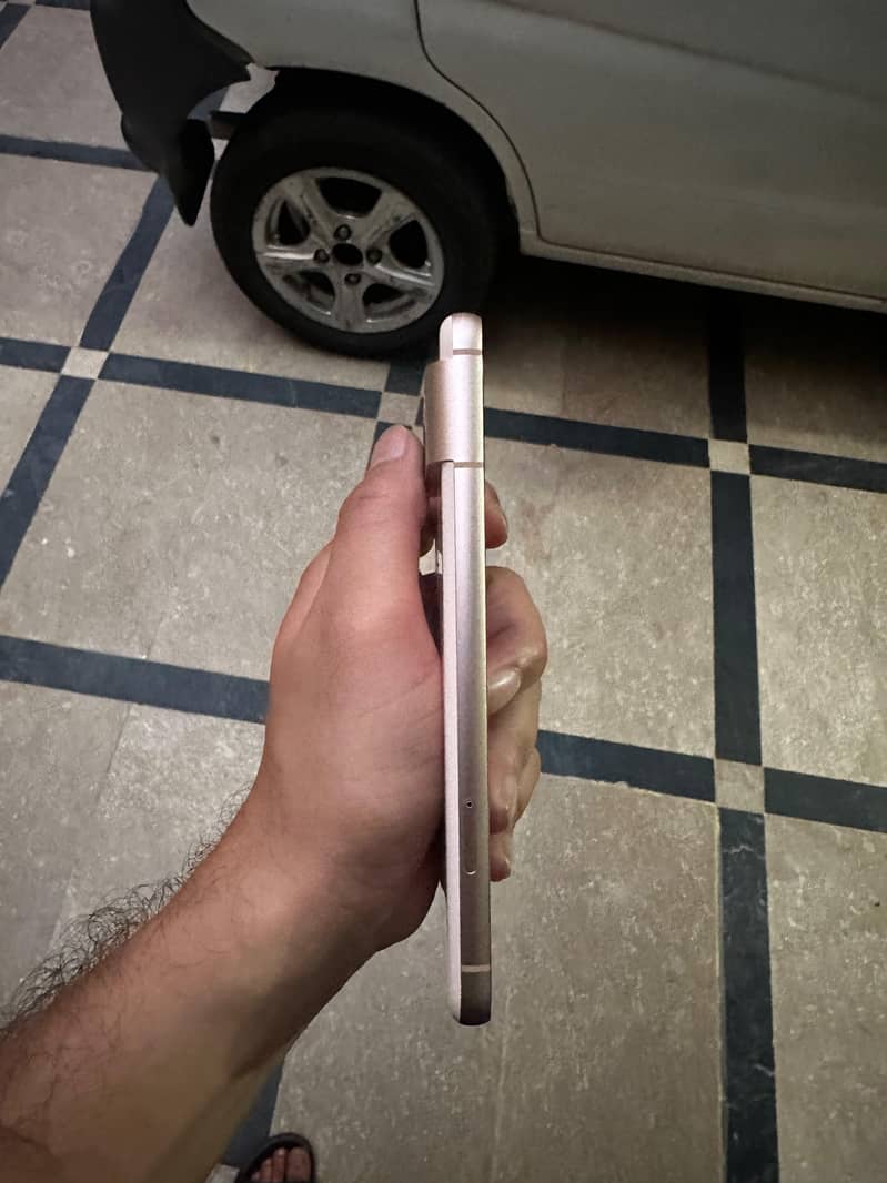Google Pixel 8 3