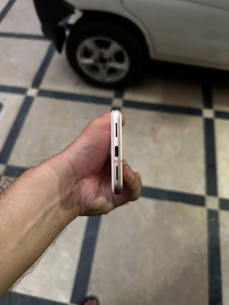 Google Pixel 8 5
