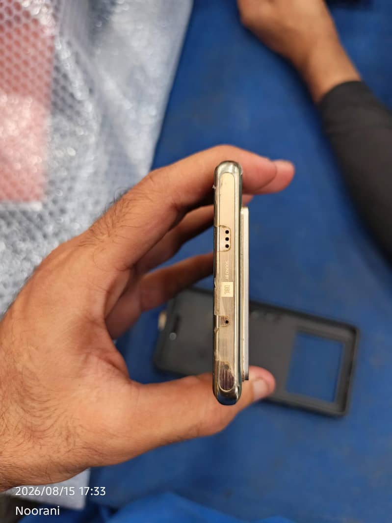 Infinix Note 40 Pro 4