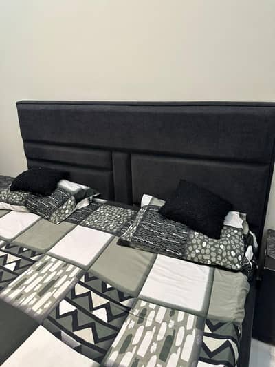 Bed 6 by 6.5 with corner