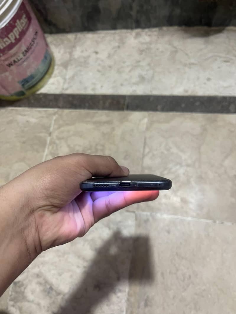 Vivo V21 3