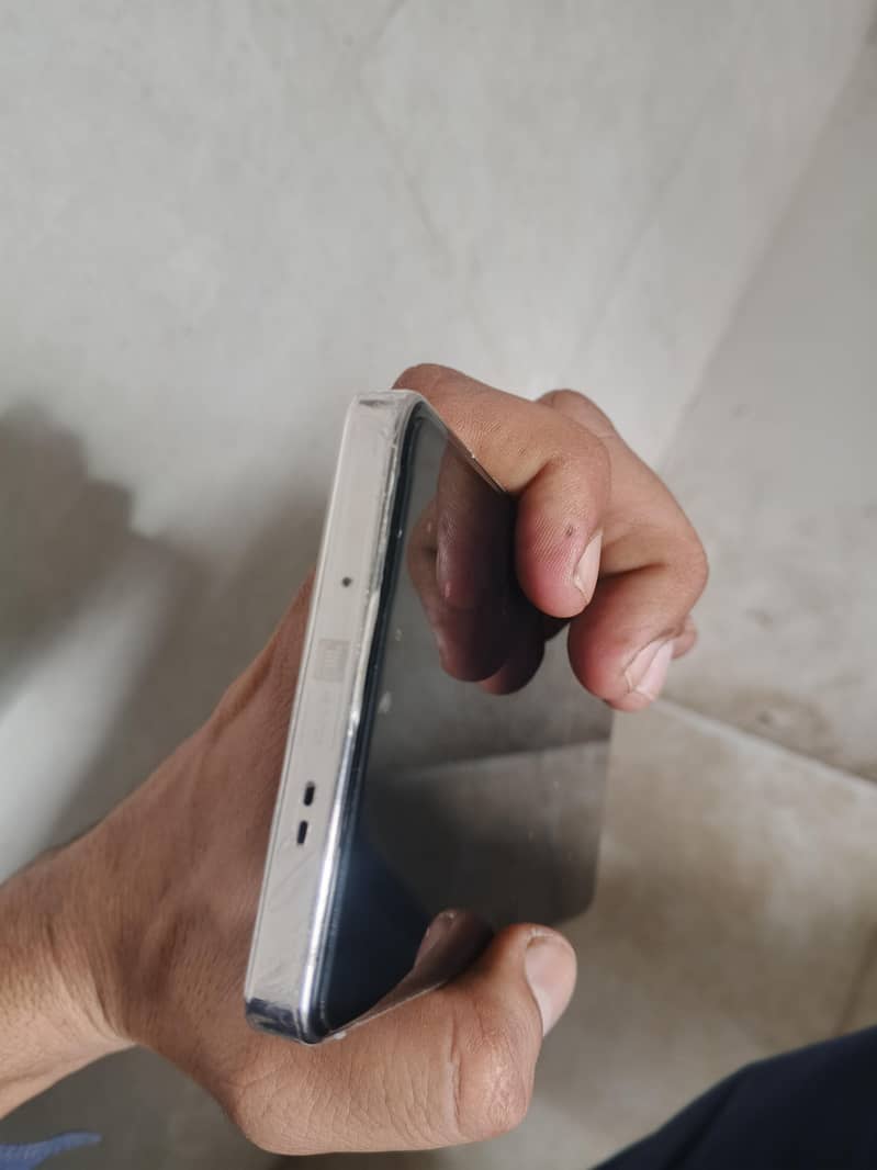 Infinix Note 40 5