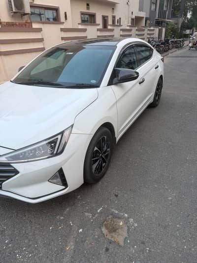 Hyundai Elantra 2022