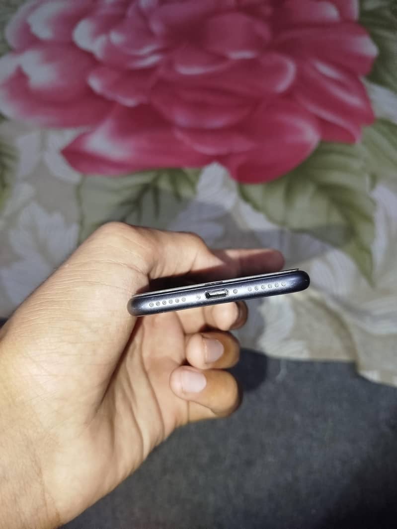 Apple iPhone 8 2