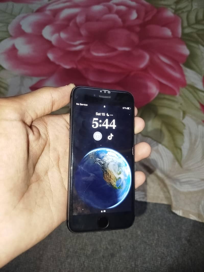 Apple iPhone 8 5
