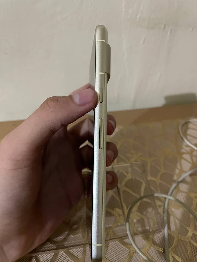 Google Pixel 7 4