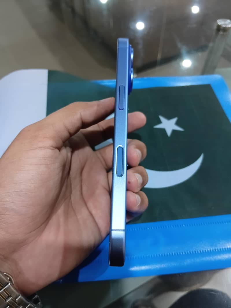 Apple iPhone 16 128GB – JV – 100% Battery Health 3