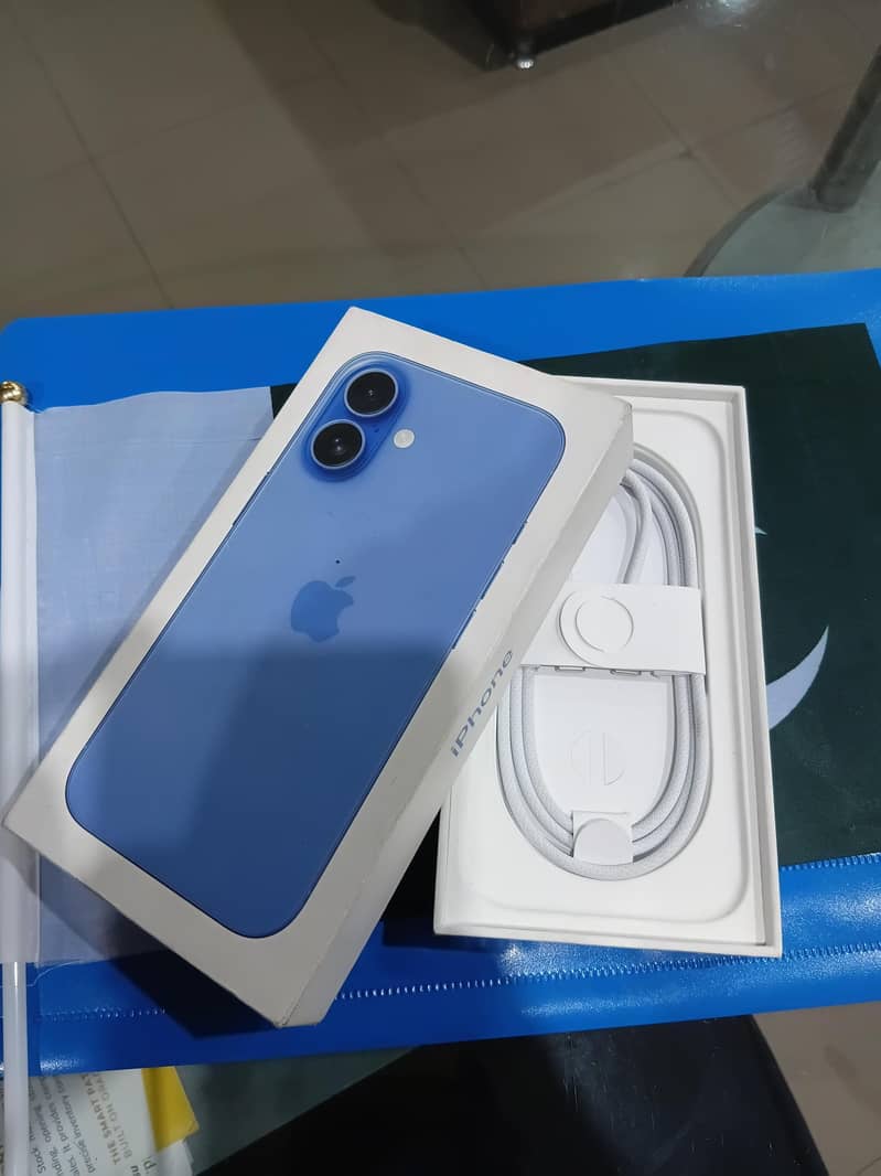 Apple iPhone 16 128GB – JV – 100% Battery Health 6