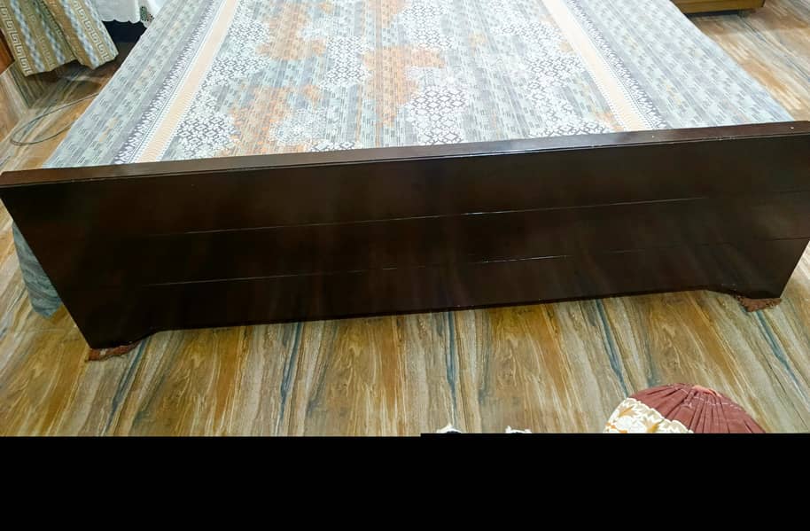 Bed king size 1