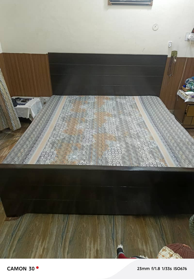 Bed king size 2