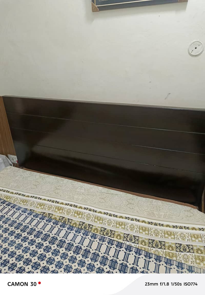 Bed king size 4