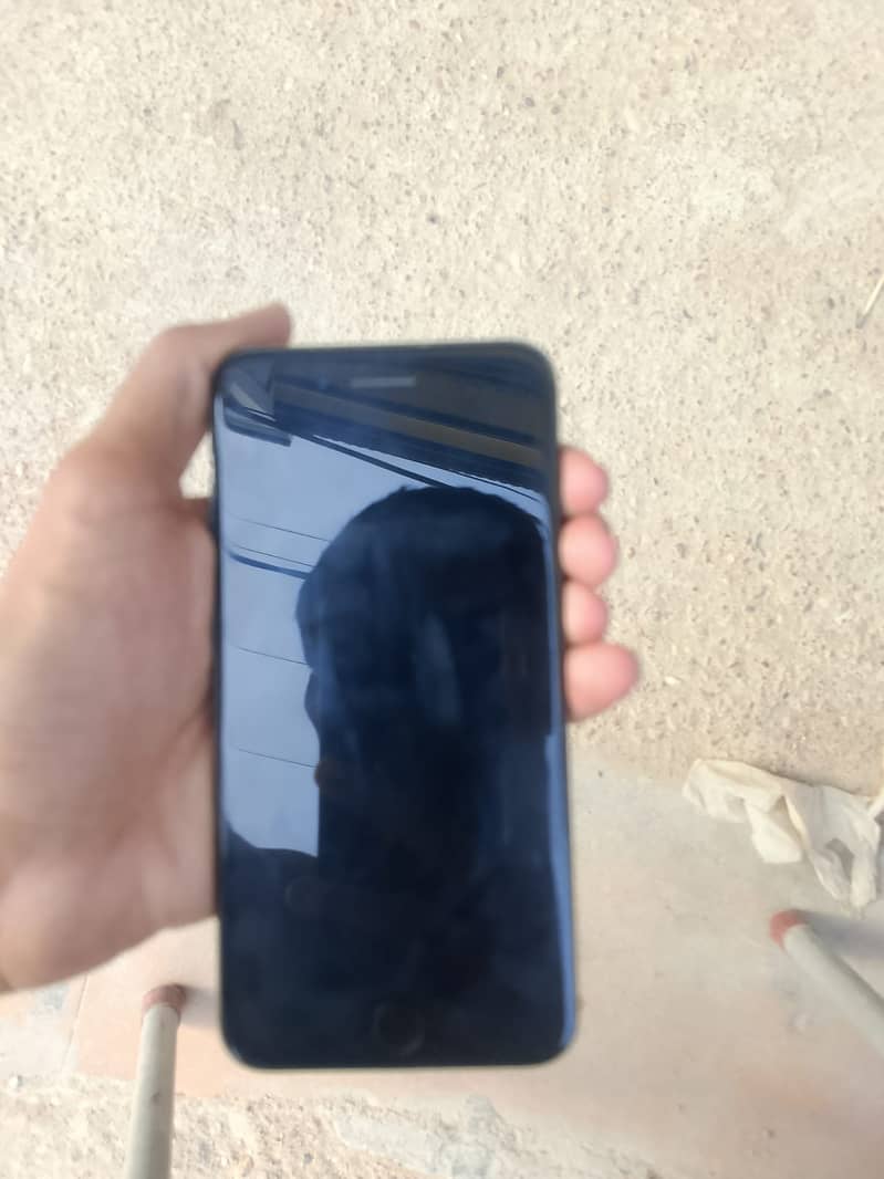 Apple iPhone 7 Plus 0