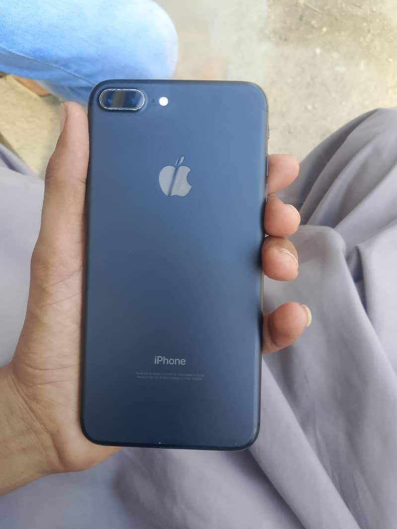 Apple iPhone 7 Plus 2