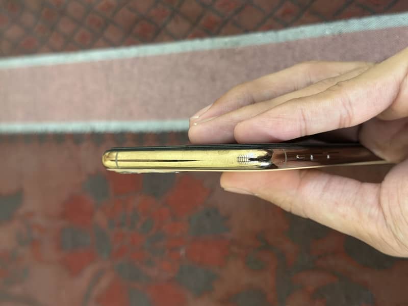 Apple iPhone 11 Pro Max 3
