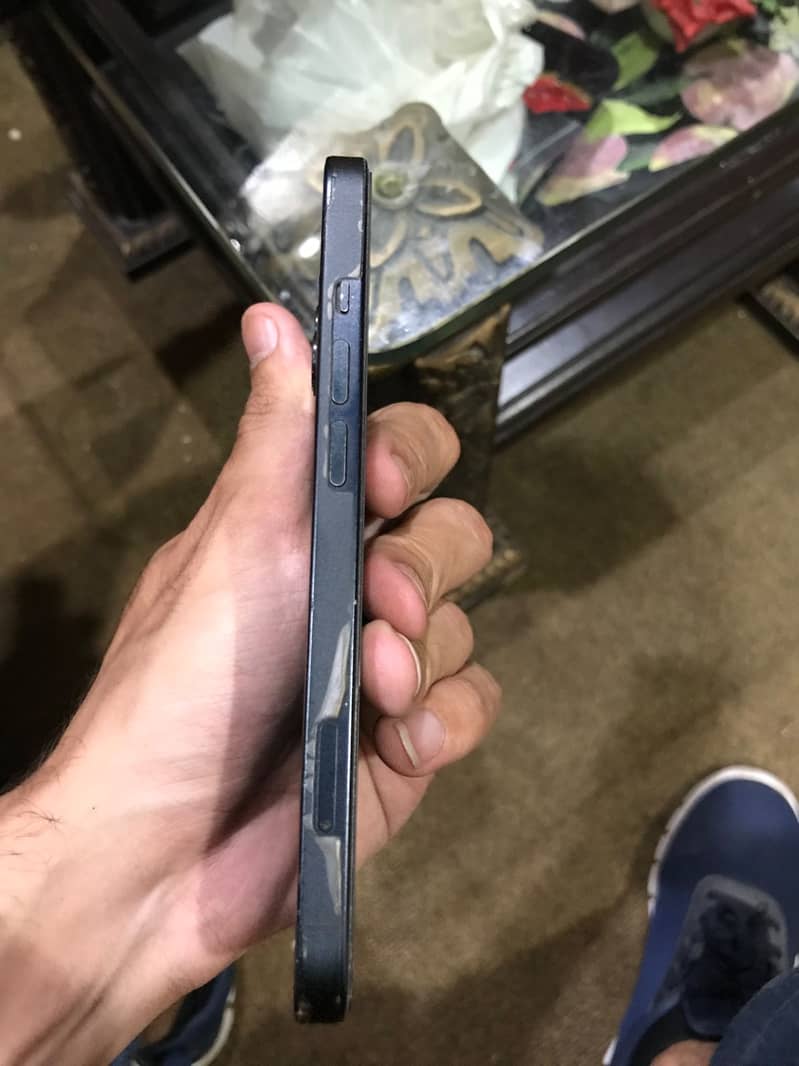 Apple iPhone 13 7