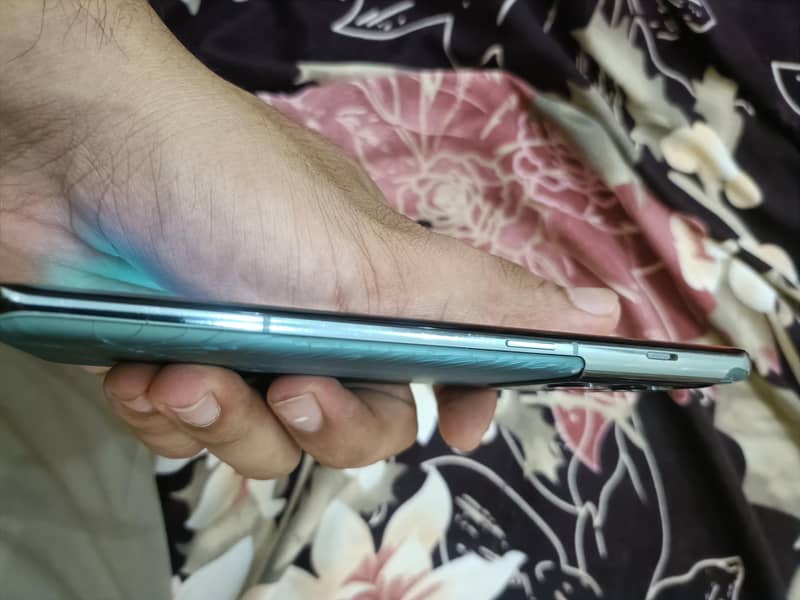 One Plus 10 Pro 4